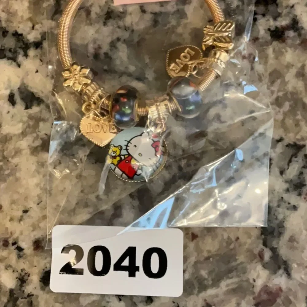 2040 Gold or Silver Tone Hello Kitty Kids Charm Bracelet